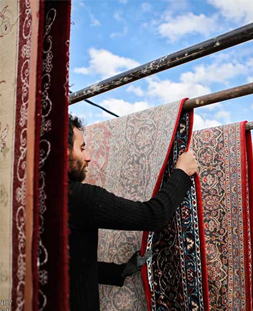 خشک کردن قالی در قالیشویی باغ فیض  